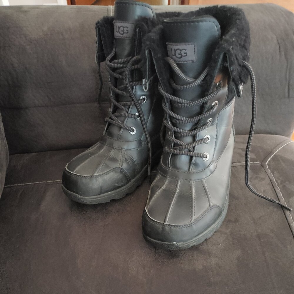 UGG boot - Picture 2 of 6